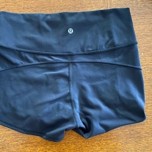 Lululemon bundle Women’s shorts and tank